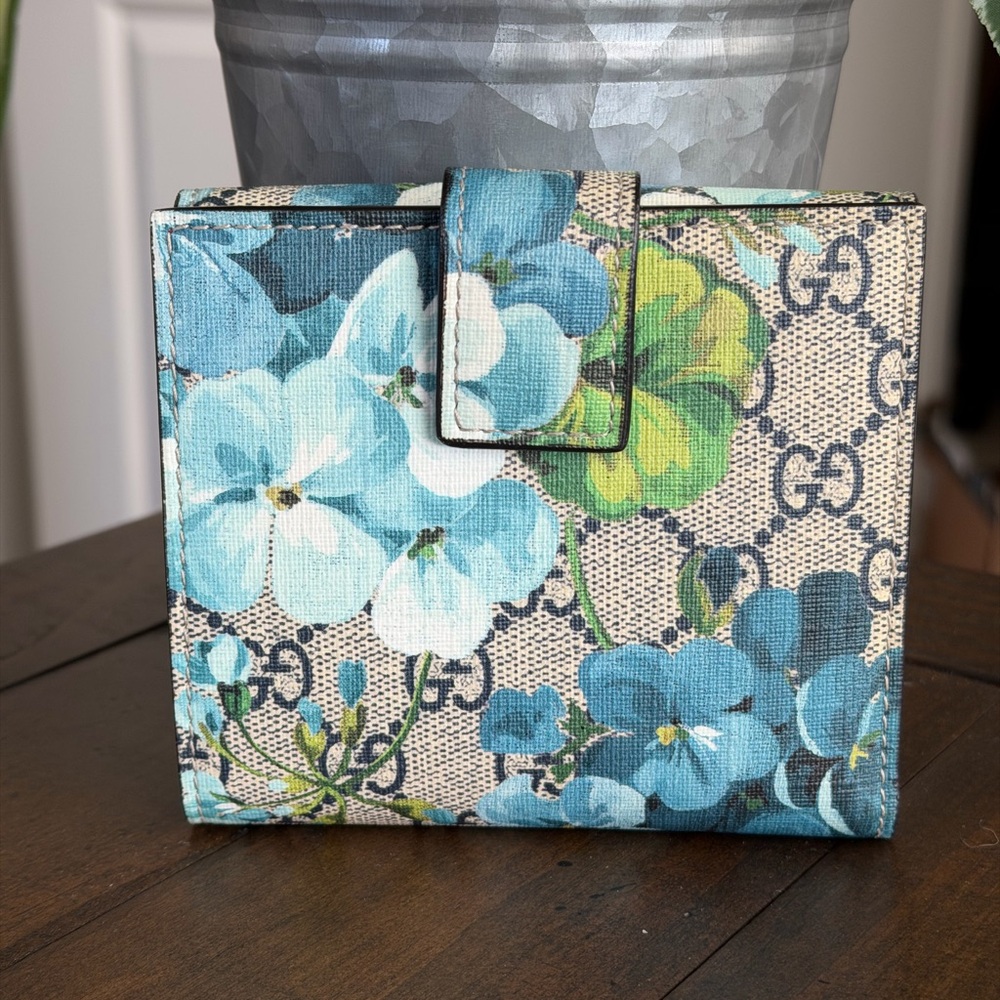 Gucci Blue Blooms Compact Wallet